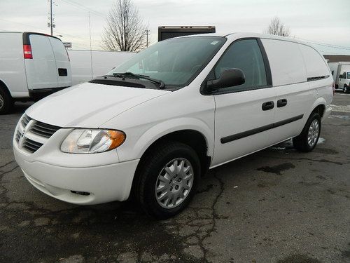 2006 dodge grand caravan base mini cargo van 4-door 3.3l