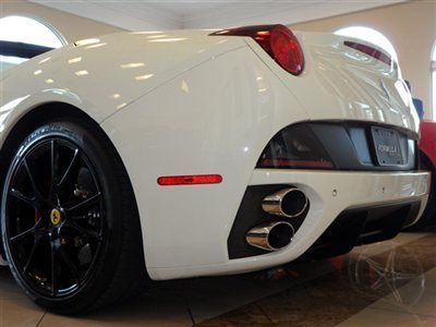 2010 ferrari california white / beige