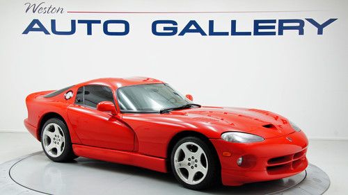 2000 dodge viper gts!