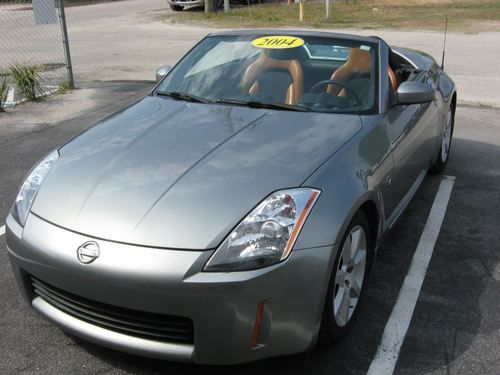 2004 nissan 350z enthusiast convertible 2-door 3.5l