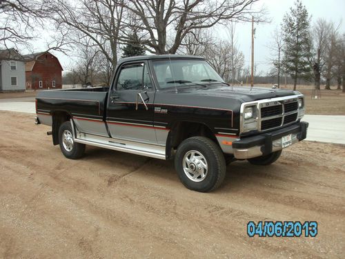 1991 dodge power ram 250 black and gray