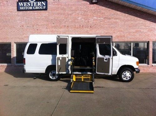 2007 ford e250 ada compliant wheelchair van handicap lift