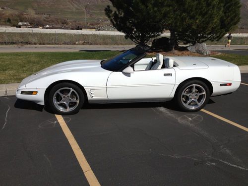 1993 chevrolet corvette base convertible 2-door 5.7l 33,600 actual miles