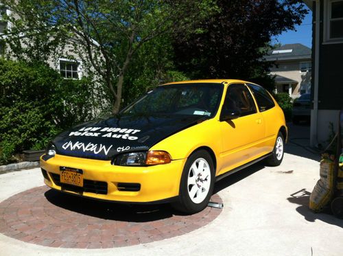 Hatchback race shell