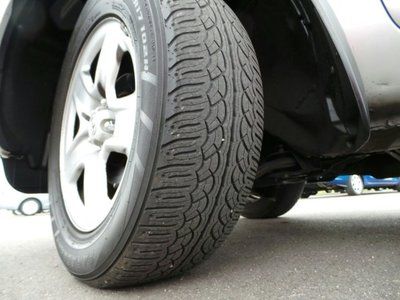 Silver, Keyless Entry, Cruise Control, MP3 Player, Auxiliary Audio Input., image 12