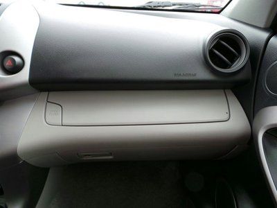 Silver, Keyless Entry, Cruise Control, MP3 Player, Auxiliary Audio Input., image 33