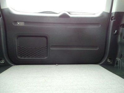 Silver, Keyless Entry, Cruise Control, MP3 Player, Auxiliary Audio Input., image 38