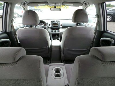 Silver, Keyless Entry, Cruise Control, MP3 Player, Auxiliary Audio Input., image 39