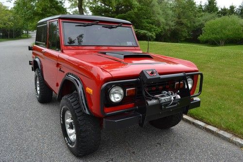 1975 ford bronco with hard and soft top.