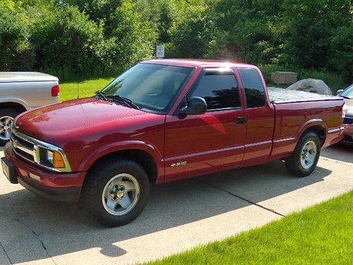1997 chevrolet s-10 ls extended cab red 2wd