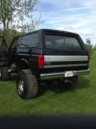 1993 ford bronco xl sport utility 2-door 5.0l