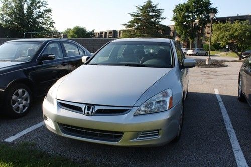 Honda accord 2007 ex-l sedan, v6, 66k miles, fully loaded