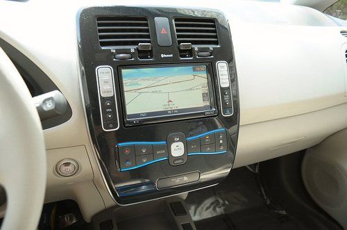 Beautiful NISSAN LEAF SL w/ 240V GE Home Charging Station <15K miles & warranty, US $20,500.00, image 2