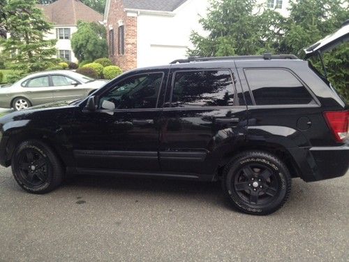 2006 jeep grand cherokee laredo *blacked out*