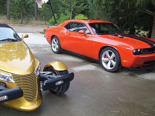 2008 dodge challenger srt8 coupe 2-door 6.1l