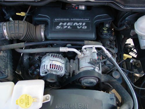 2005 Dodge Ram 1500 SLT Crew Cab Pickup 4-Door 5.7L Hemi mud tires lifted, image 3