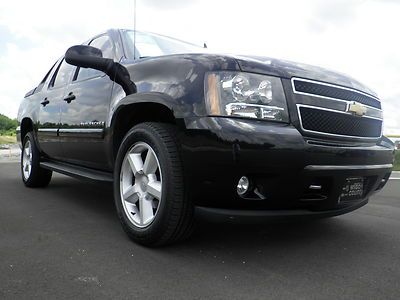 5.3 v-8 chevrolet avalanche lt 1 owner 115k black rwd cloth trim trailer towing