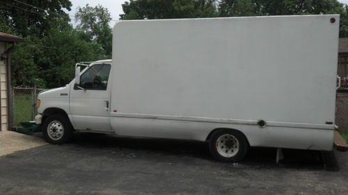 1995 ford e-350 low miles $3000.00 obo