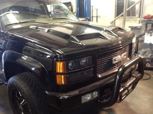 1999 Chevrolet K2500 Suburban LS Sport Utility 4-Door 7.4L, image 2