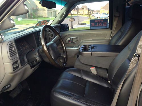 1999 Chevrolet K2500 Suburban LS Sport Utility 4-Door 7.4L, image 10