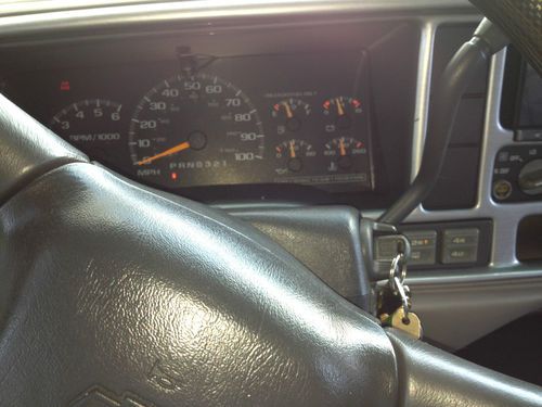 1999 Chevrolet K2500 Suburban LS Sport Utility 4-Door 7.4L, image 21