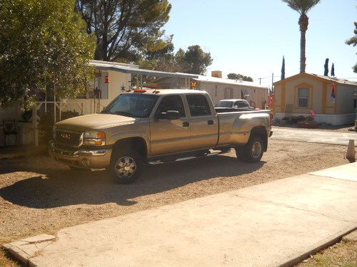 2004 gmc sierra 3500 base crew cab pickup 4-door 6.6l dually