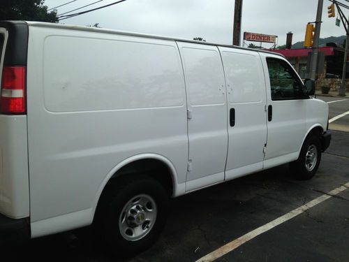 2007 chevrolet express 2500 base standard cargo van 3-door 4.8l