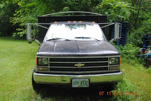 1 ton chevy flatbed/stakeside dump truck, image 3