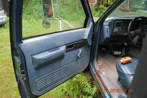 1 ton chevy flatbed/stakeside dump truck, image 7