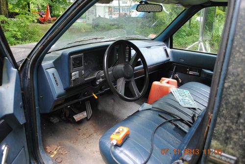 1 ton chevy flatbed/stakeside dump truck, image 8