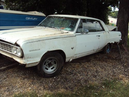 1964 chevrolert chevelle malibu ss white 2 door sport coupe ((for parts only))