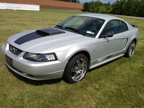 2003 ford mustang 5spd must see!