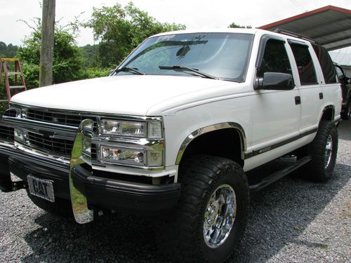 1995 Chevrolet Tahoe LT Sport Utility 4-Door 5.7L, image 2