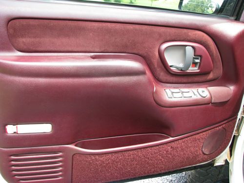 1995 Chevrolet Tahoe LT Sport Utility 4-Door 5.7L, image 16