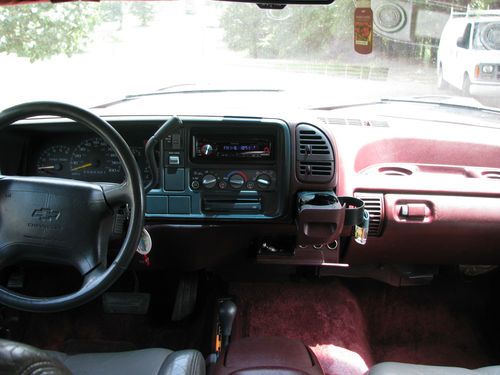 1995 Chevrolet Tahoe LT Sport Utility 4-Door 5.7L, image 24