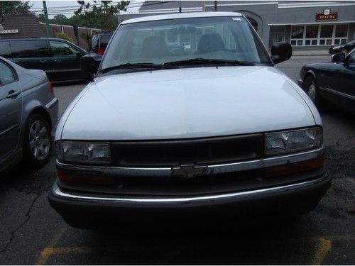 2003 chevrolet s-10 ls automatic 2-door truck- low miles - no reserve