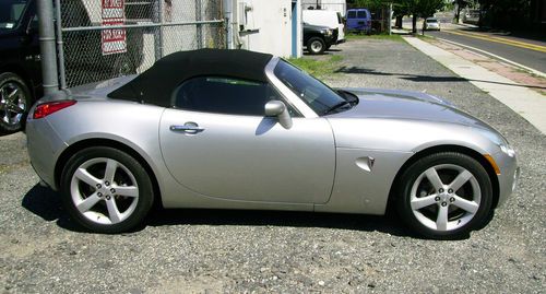 2006 pontiac solstice base convertible 2-door 2.4l