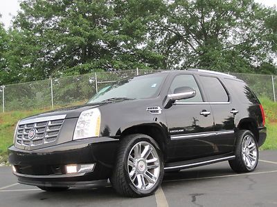 Cadillac escalade 2010 luxury 6.2 v8 awd loaded 22's nav dvd fresh trade a+