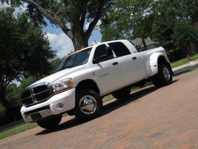 Mega cab dually (sport) 2 tone leather seats! nice