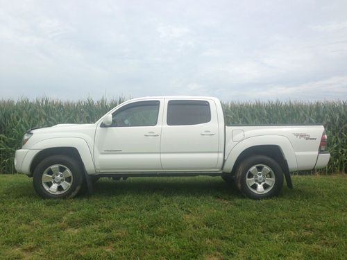 White w/grey interior crew cab 4x4 sport bedliner tow pkg automatic cruise