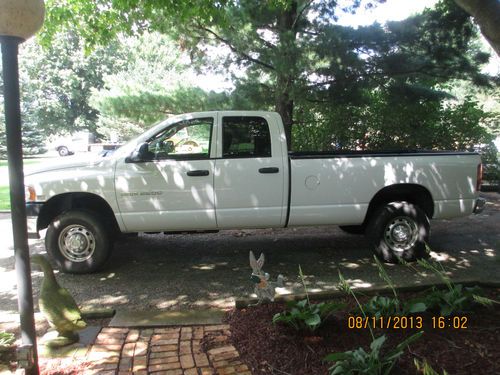 2005 dodge ram 2500 quad cab long bed white