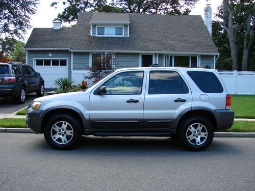 2005 ford escape xlt 4wd 6cyl leather sunroof only 89,000 miles no reserve