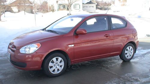 Hyundai accent gs 3-door with warranty and low miles