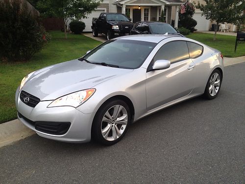 2011 hyundai genesis coupe 2.0t coupe 2-door 2.0l