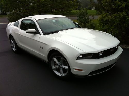 2012 ford mustang gt premium coupe 2-door 5.0l