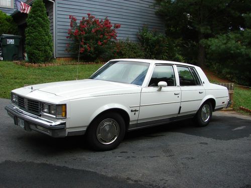 1987 cutlass supreme brougham, antique