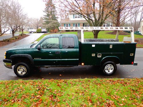 2004 chevrolet silverado 2500 pick up work truck w/tools boxs.