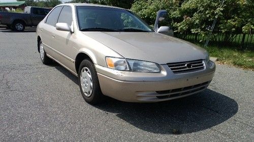 1998 toyota camry le sedan 4-door 2.2l