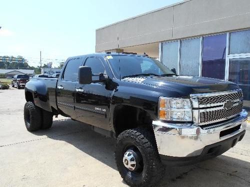 Lifted chevrolet silverado 3500 lt