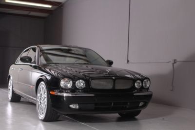 2004 jaguar xjr base sedan 4-door 4.2l